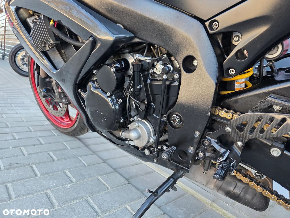 Suzuki GSX-R - 15