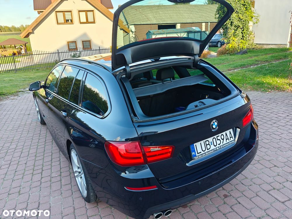 BMW Seria 5 525d xDrive - 38