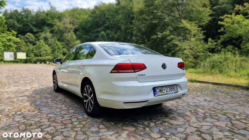 Volkswagen Passat - 6