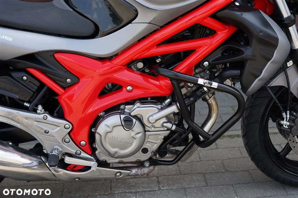Suzuki Gladius - 11