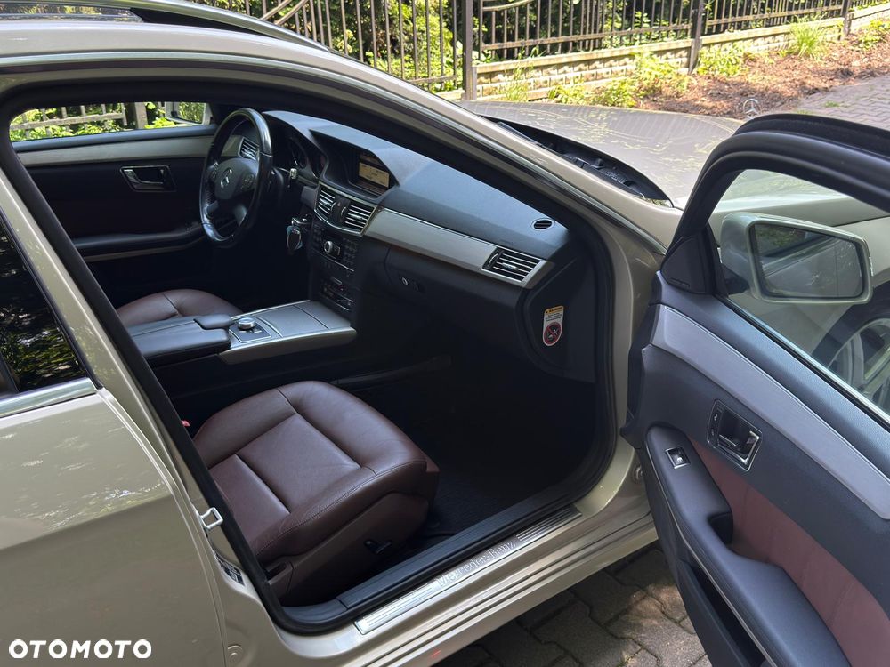 Mercedes-Benz Klasa E 350 CDI DPF 4Matic BlueEFFICIENCY 7G-TRONIC Avantgarde - 14