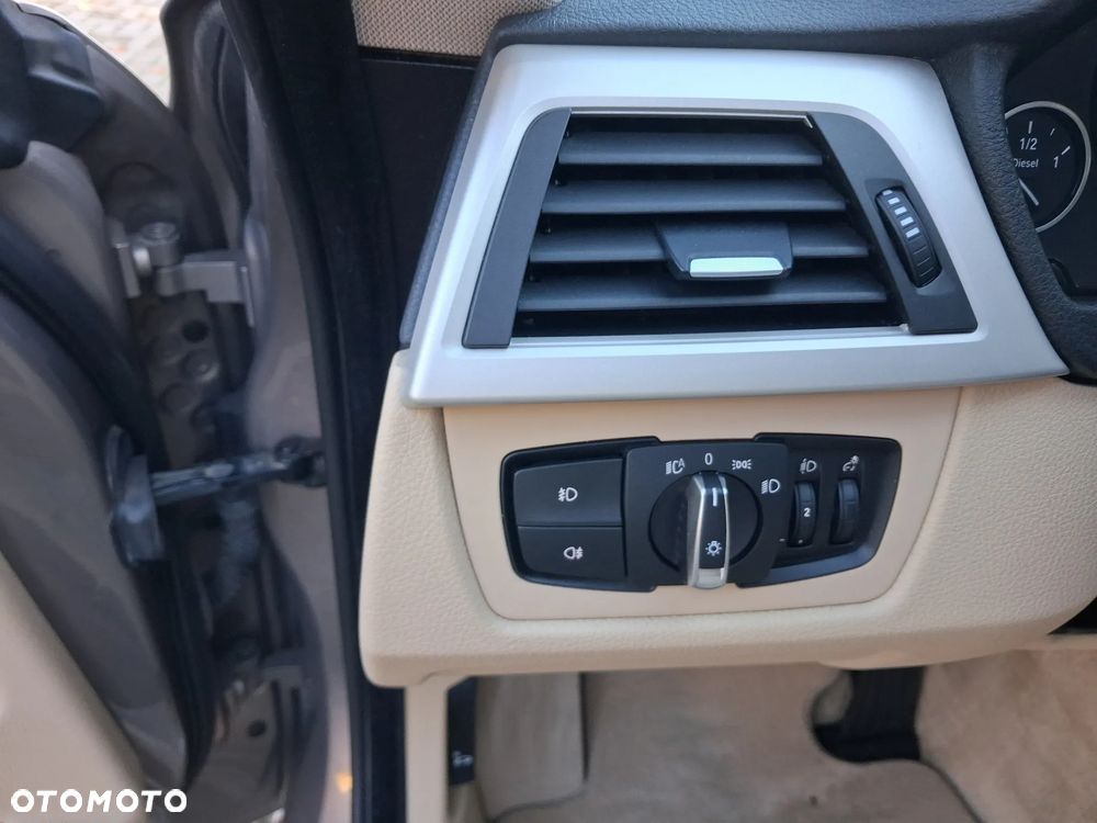 BMW 3GT 318d Luxury Line - 24