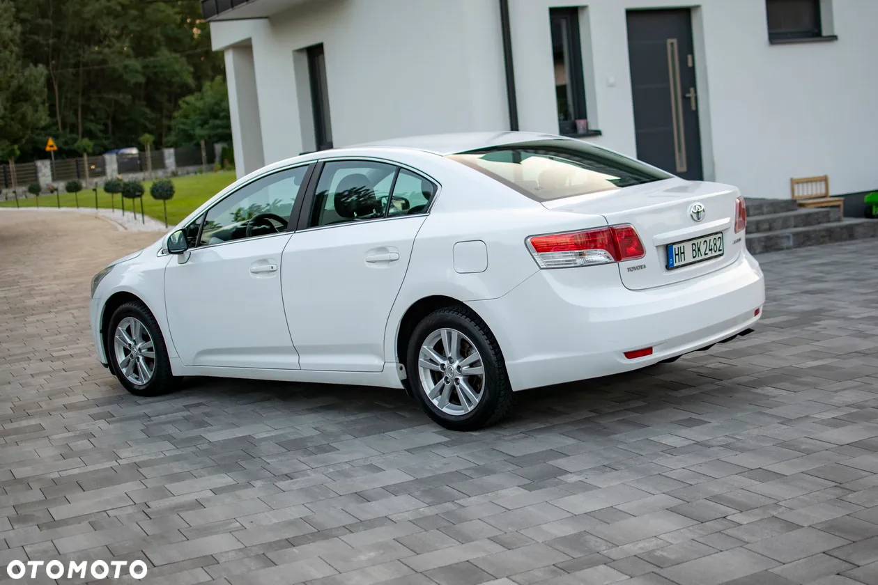 Toyota Avensis - 22