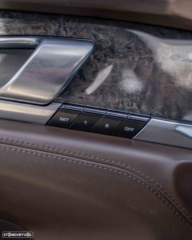 Porsche Panamera 4S PDK - 46