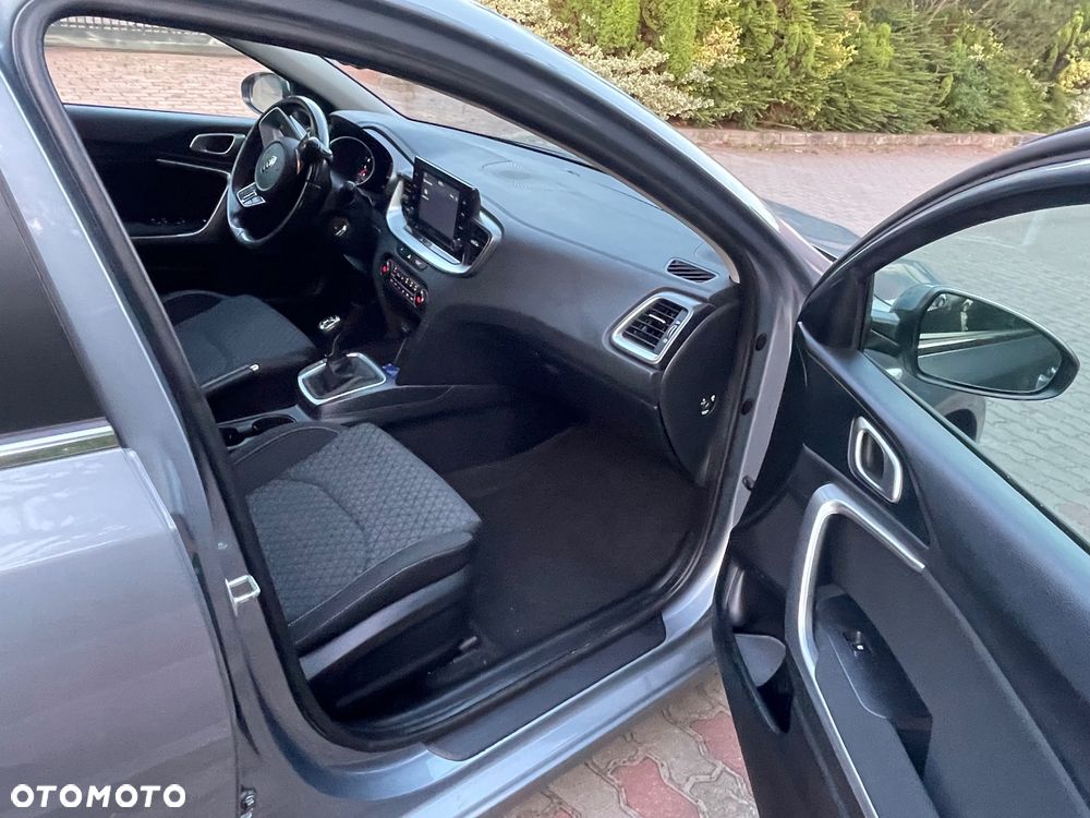 Kia Ceed - 9