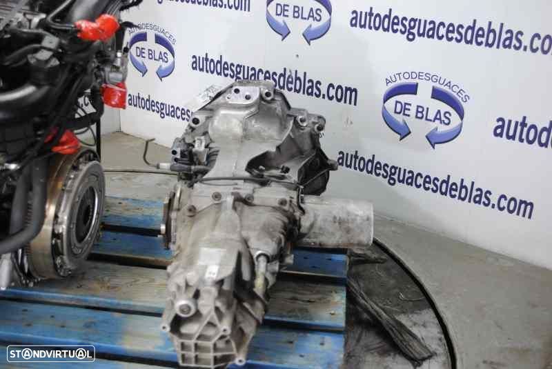 CAIXA DE VELOCIDADES VOLKSWAGEN PASSAT BERLINA 3B2 REF. DUK - 1