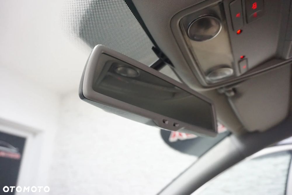 Volkswagen Golf 1.6 Highline - 34