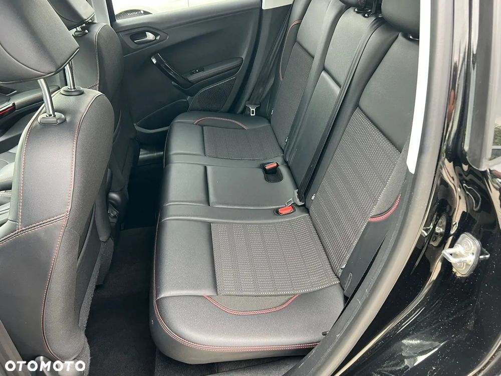 Peugeot 2008 PureTech 110 Stop&Start EAT6 GT-Line Edition - 16