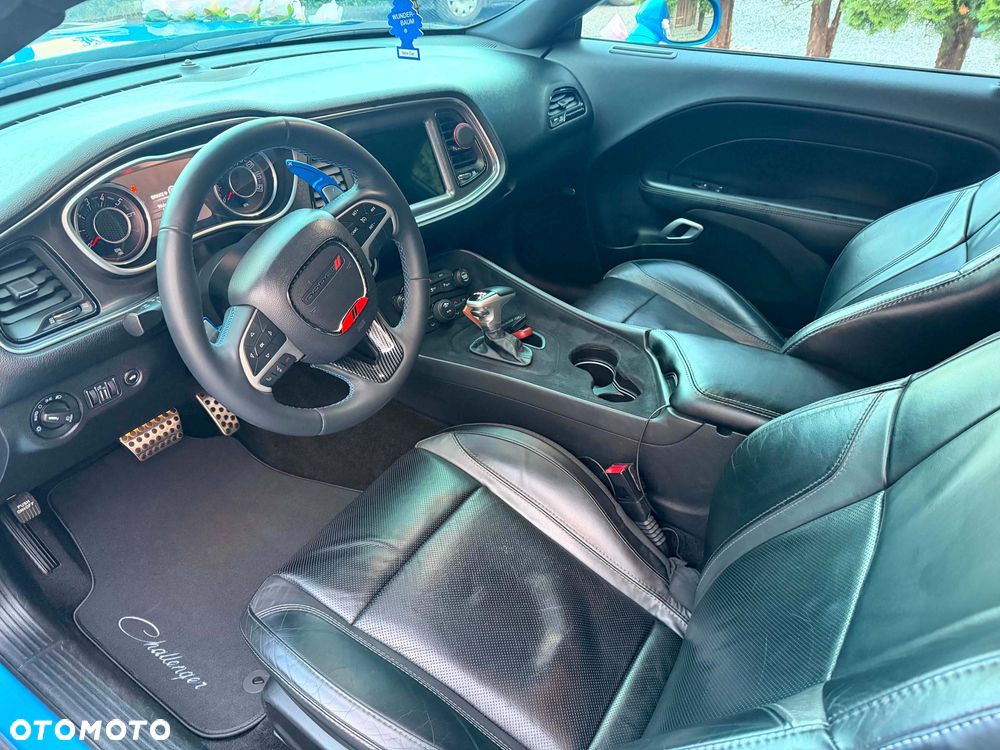 Dodge Challenger - 4