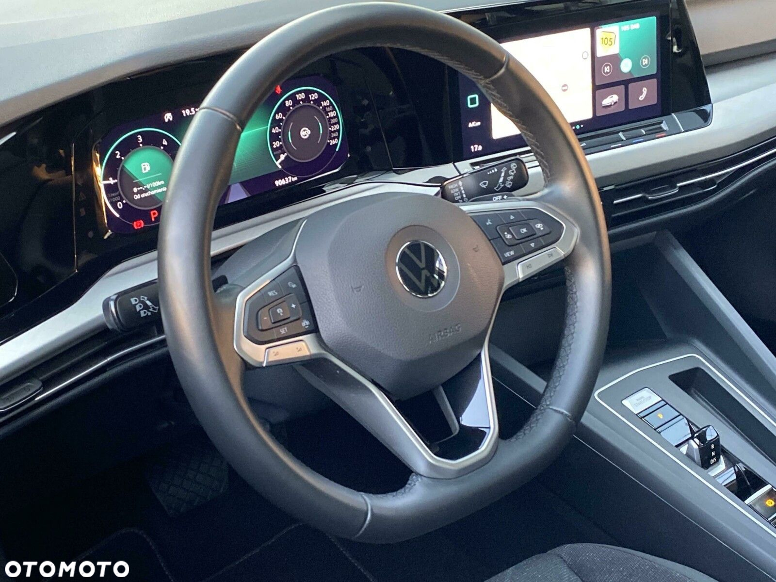 Volkswagen Golf - 22