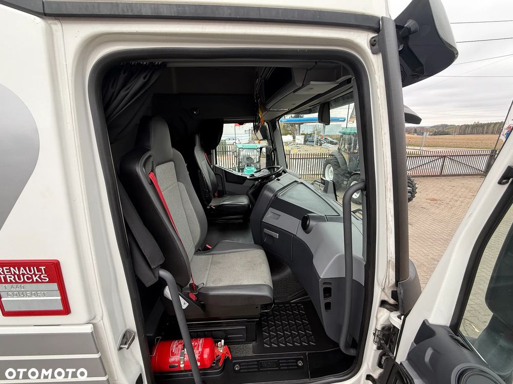 Renault T440 - 8