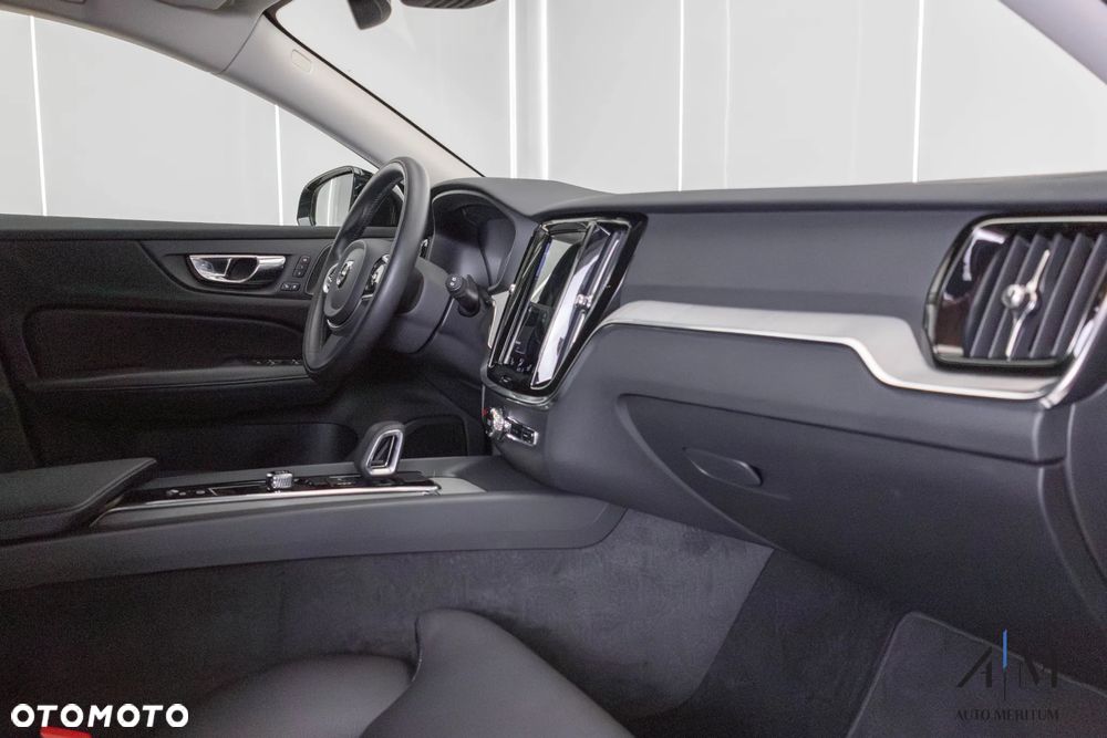 Volvo V60 Cross Country B4 D AWD Geartronic - 16