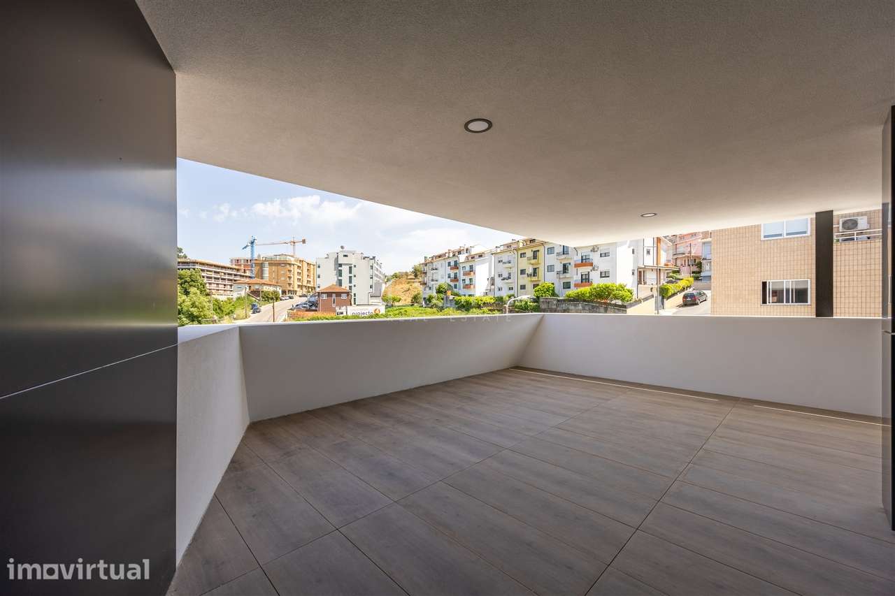 Apartamento T4 com Varandas no Centro de Gondomar - Grande imagem: 2/29