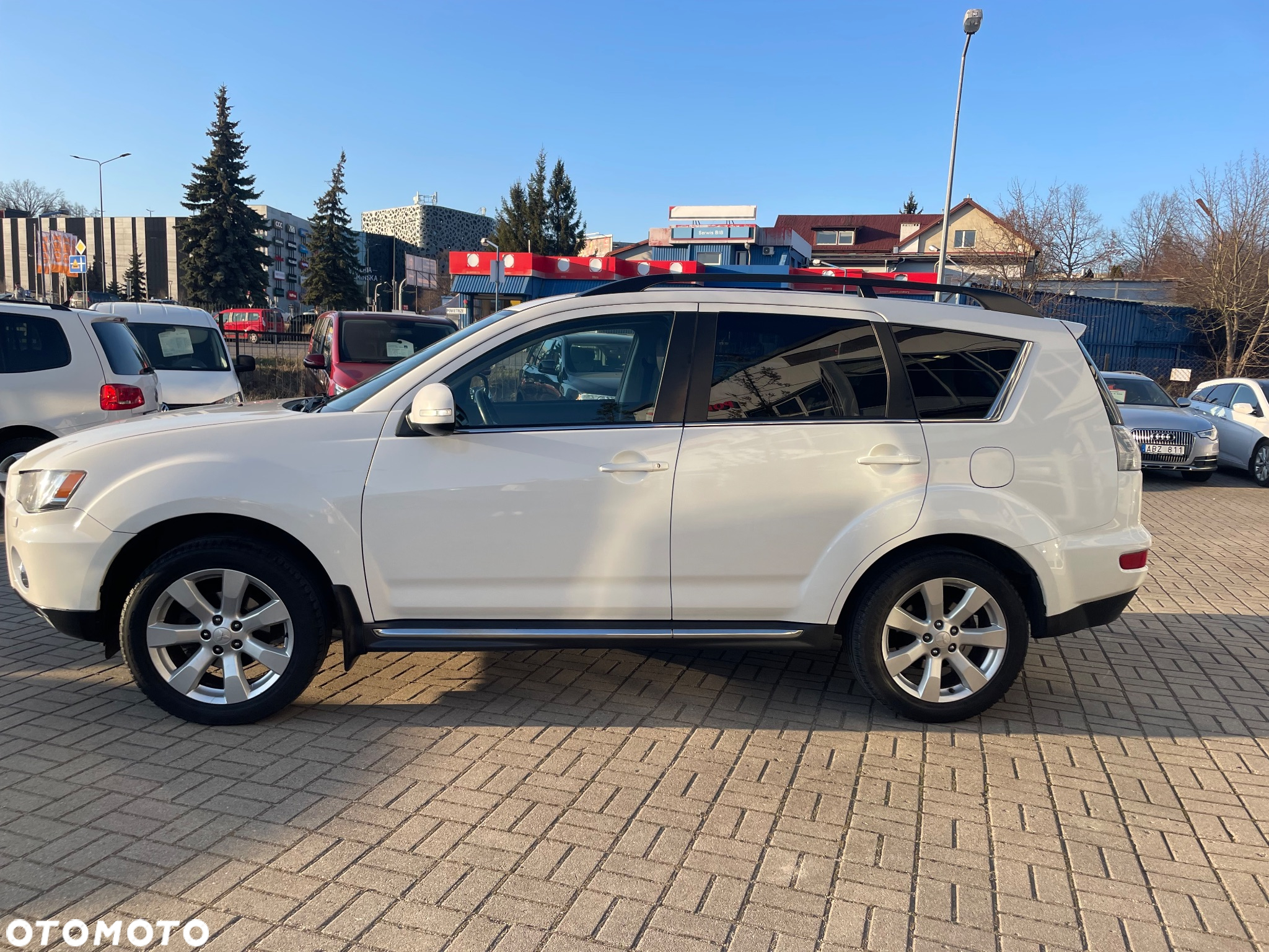 Mitsubishi Outlander 2.4 4WD Intense - 2