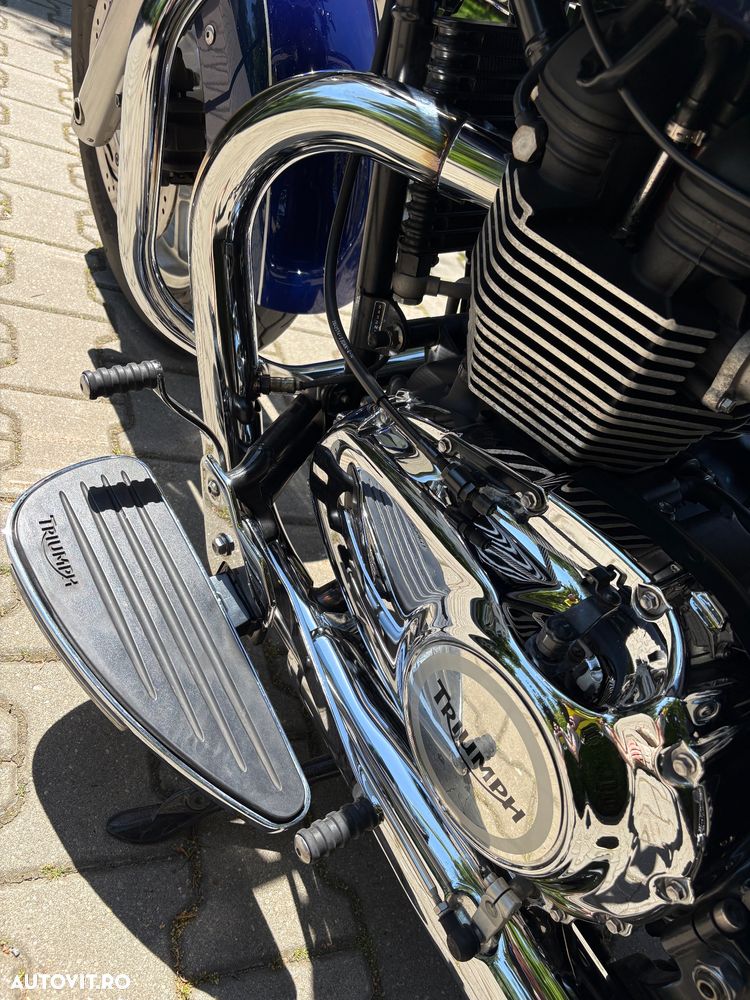 Triumph Bonneville - 7