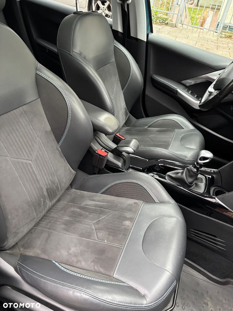 Peugeot 2008 1.2 Pure Tech GPF Crossway S&S - 6