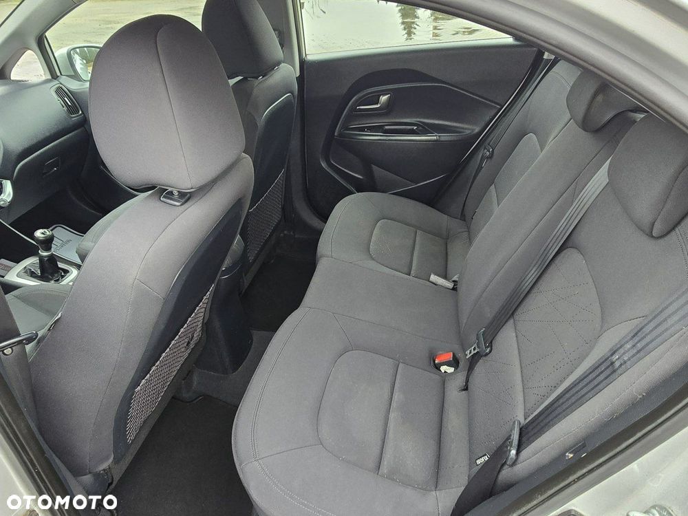 Kia Rio - 19