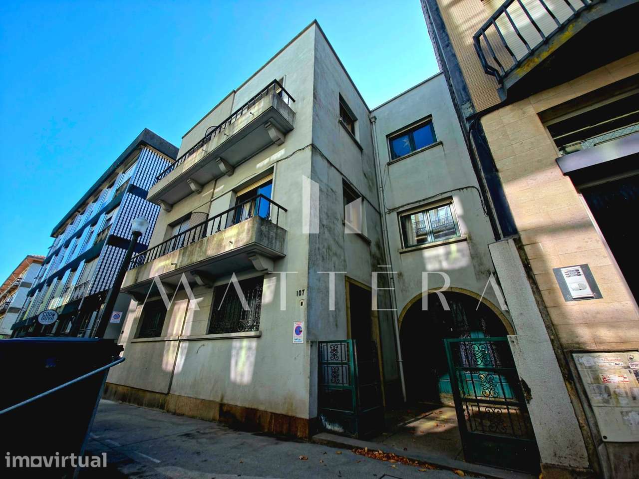 Prédio para Reabilitar com Garagem Privativa | A 2' do Metro Galiza - Grande imagem: 3/39