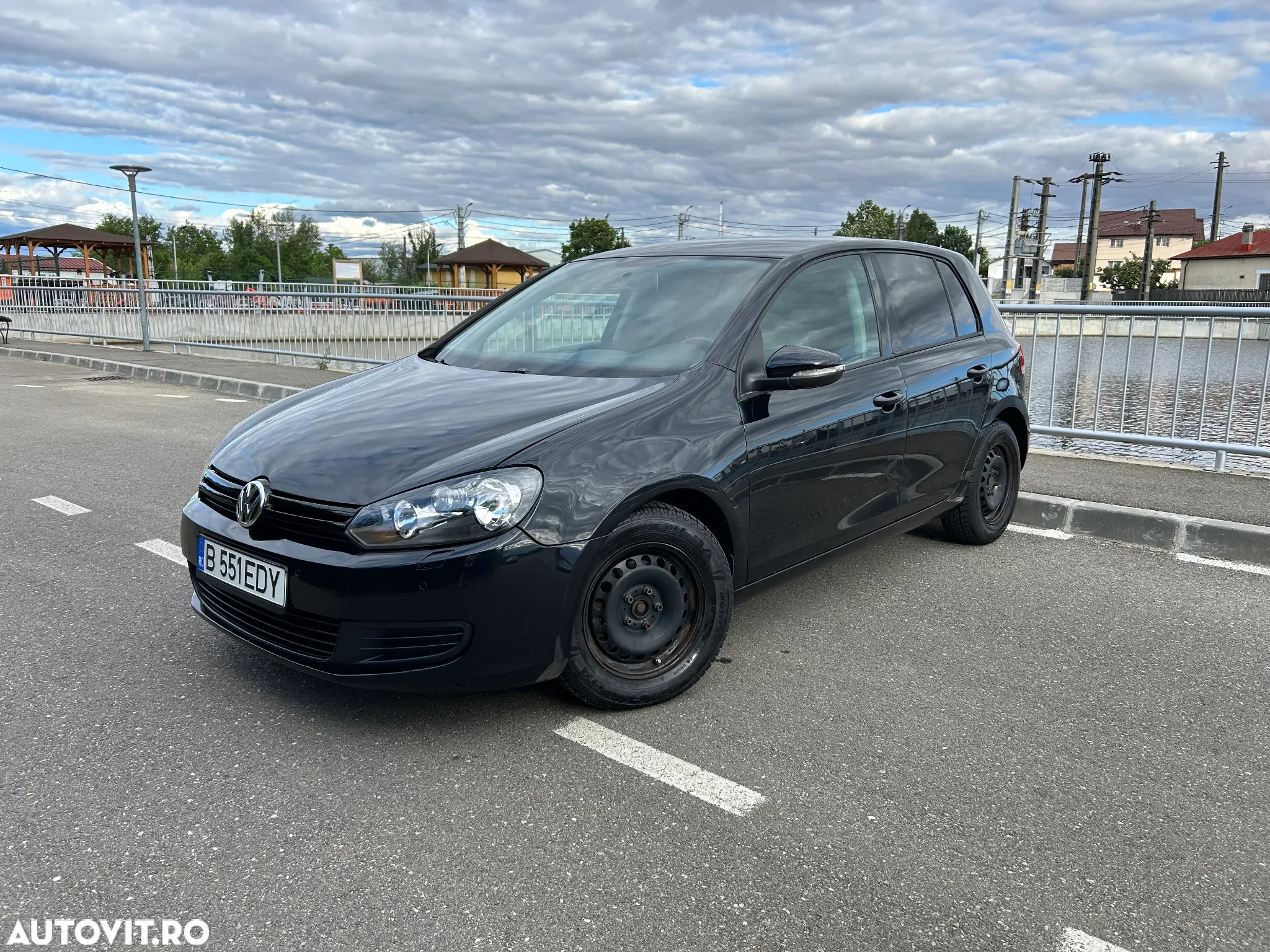 Volkswagen Golf 1.6 TDI DPF Comfortline - 2