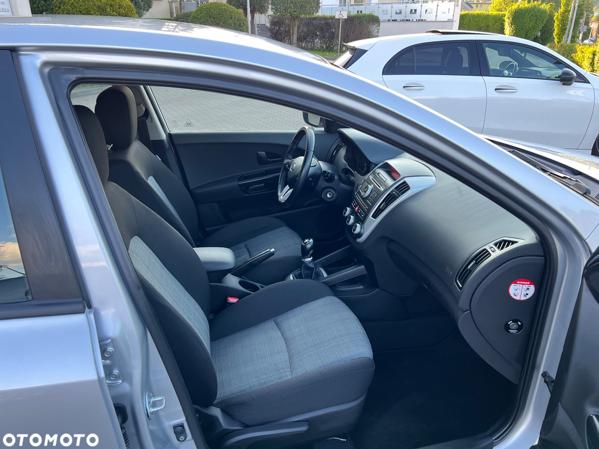Kia Ceed 1.4 CVVT Dream-Team Edition - 36