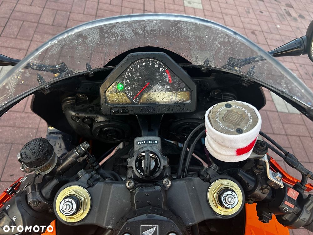 Honda CBR - 9