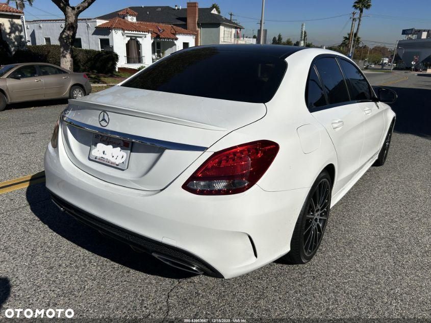 Mercedes-Benz Klasa C 300 9G-TRONIC AMG Line - 4