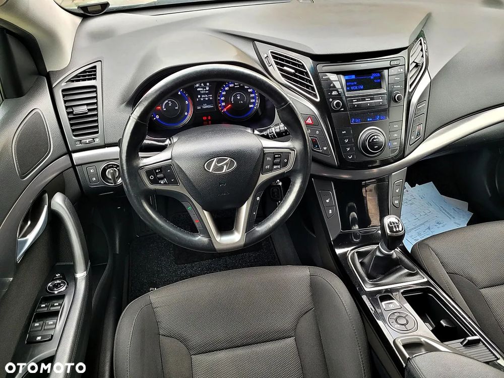 Hyundai i40 Kombi blue 1.7 CRDi Premium - 15