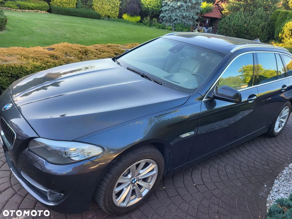 BMW Seria 5 525d - 15