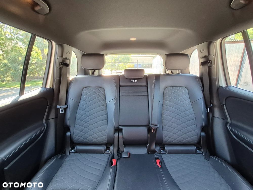 Mercedes-Benz GLB 200 7G-DCT - 16