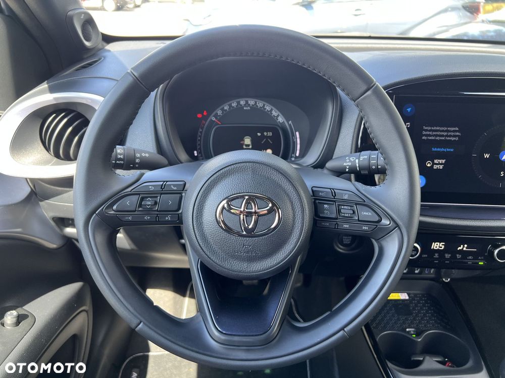 Toyota Aygo X 1.0 VVT-i JBL - 18