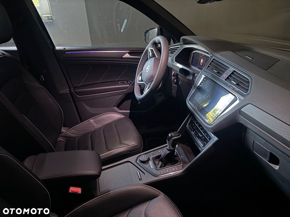 Volkswagen Tiguan 2.0 TDI SCR 4MotION DSG R-Line - 32