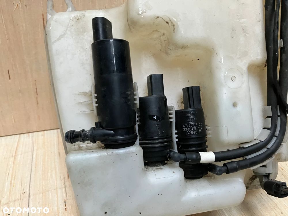 ZBIORNICZEK SPRYSKIWACZY BMW E60 E61 XENON 3 POMPKI 7179451 - 2
