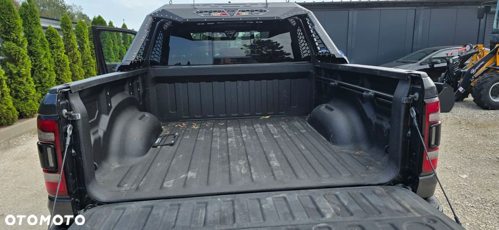 RAM 1500 Quad Cab Sport - 11