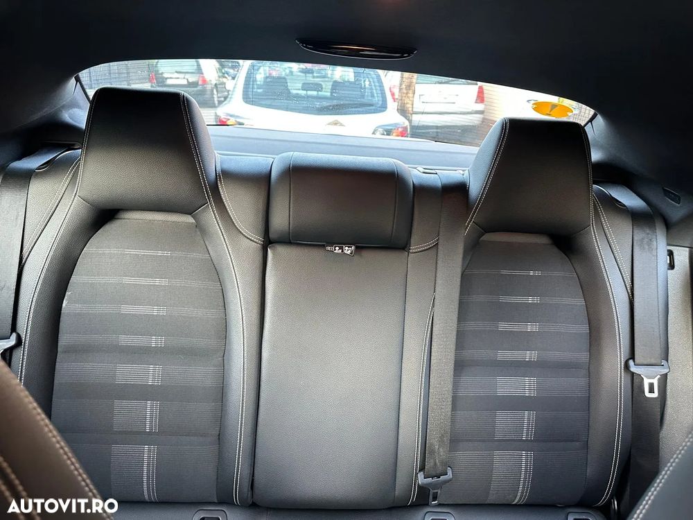 Mercedes-Benz CLA 180 7G-DCT - 28