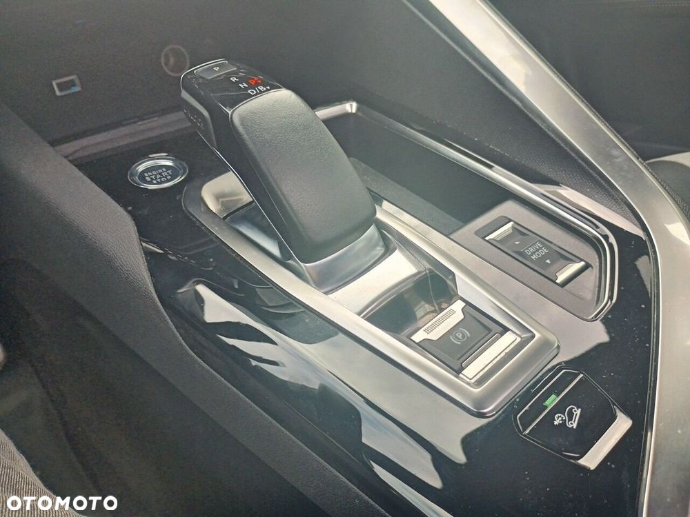 Peugeot 3008 1.6 PureTech Hybrid4 PHEV GT Pack S&S EAT8 - 19