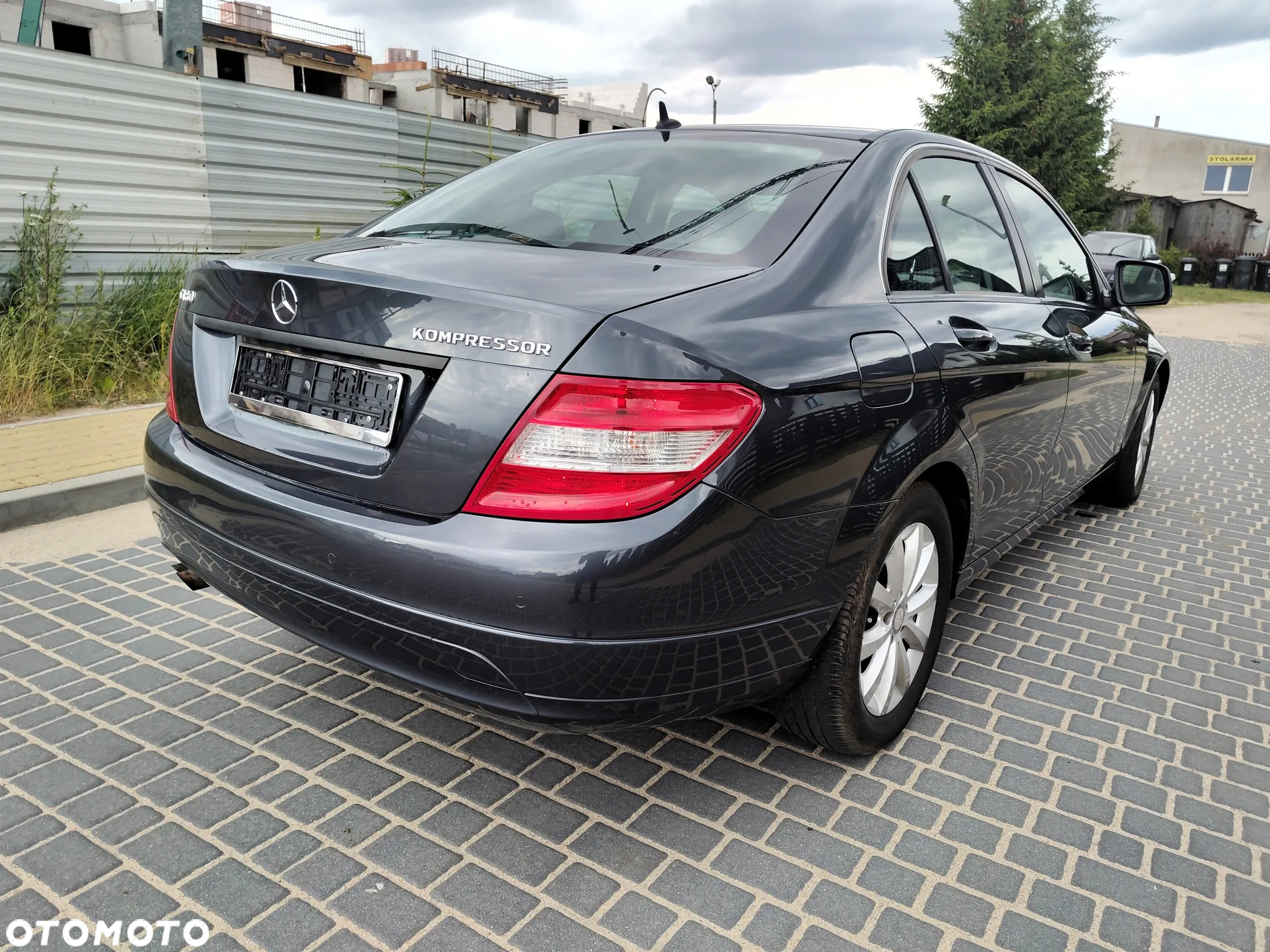Mercedes-Benz Klasa C 180 BlueEFFICIENCY 7G-TRONIC - 16