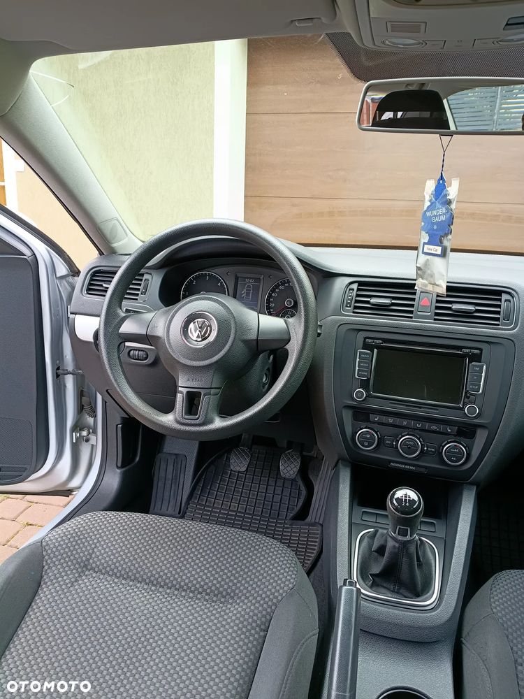 Volkswagen Jetta 1.6 TDI Comfortline - 22