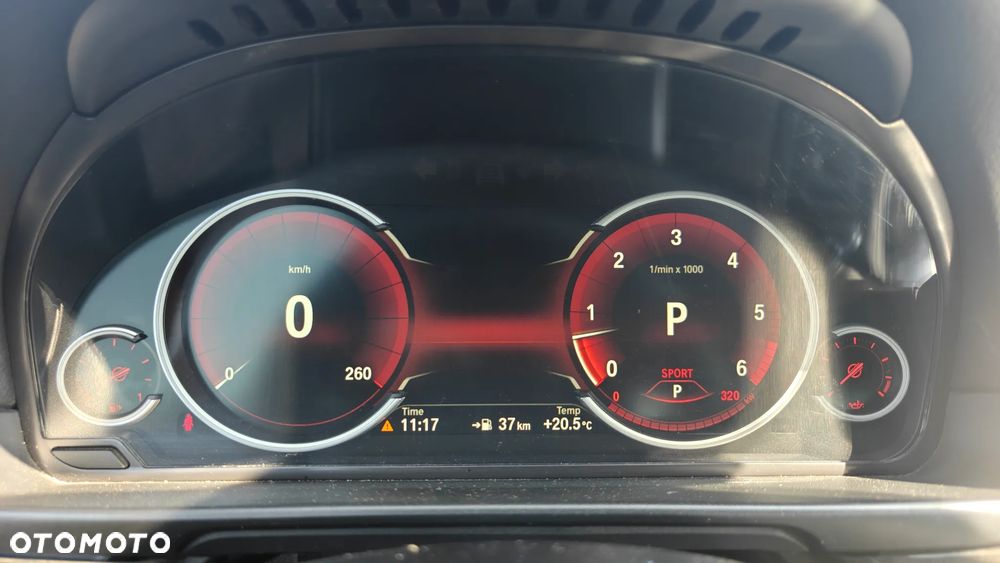 BMW Seria 5 M550d xDrive - 17