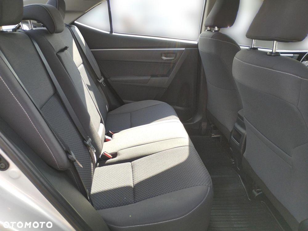 Toyota Corolla 1.6 Comfort - 11