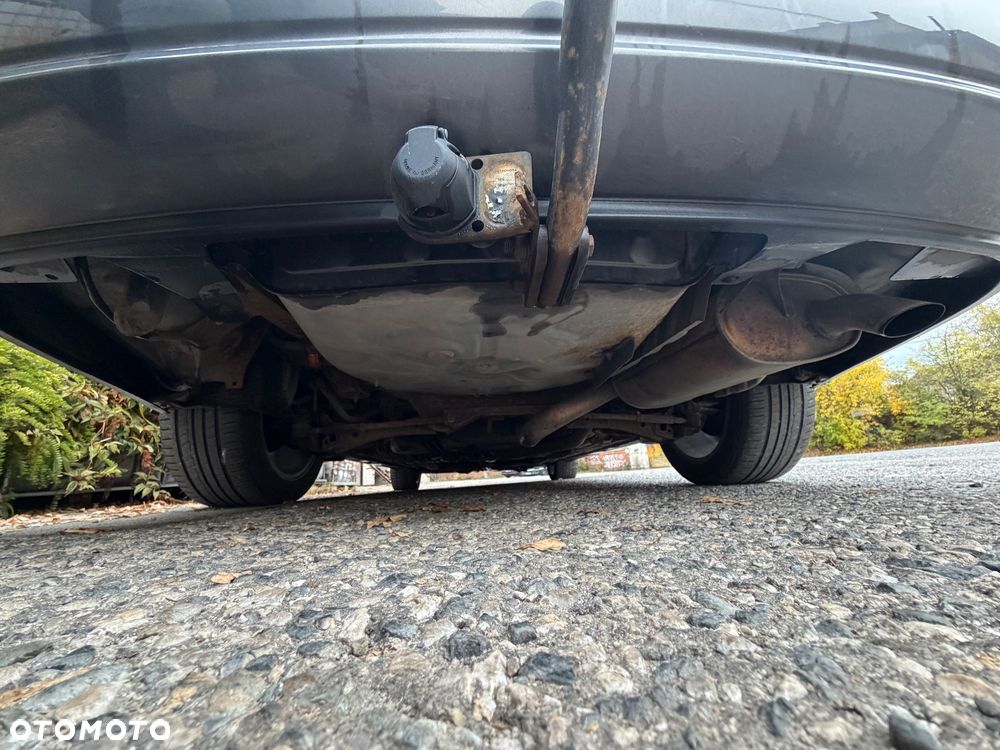 Toyota Avensis 2.0 D-4D Sol+NAVI - 23