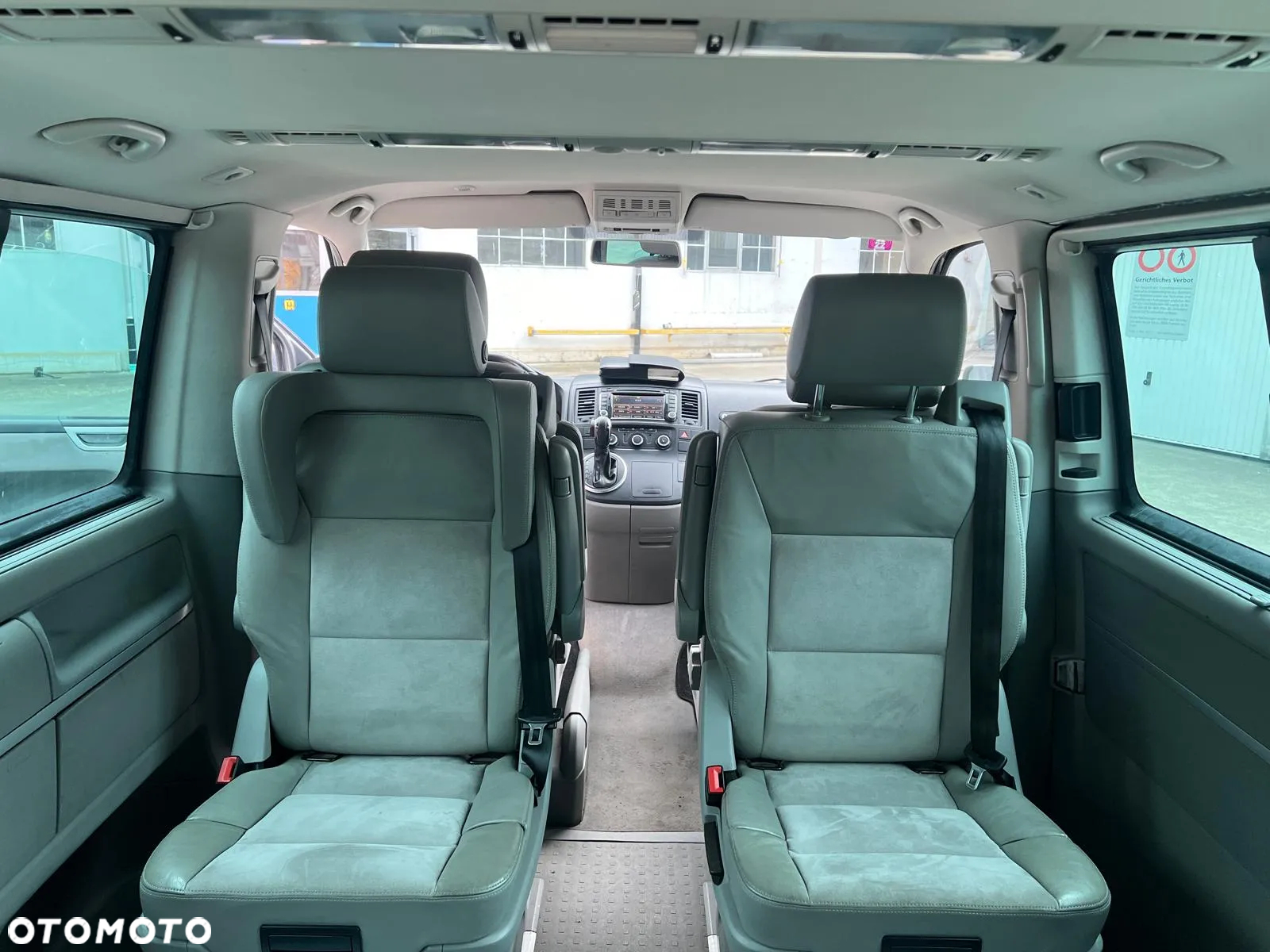 Volkswagen Multivan - 8