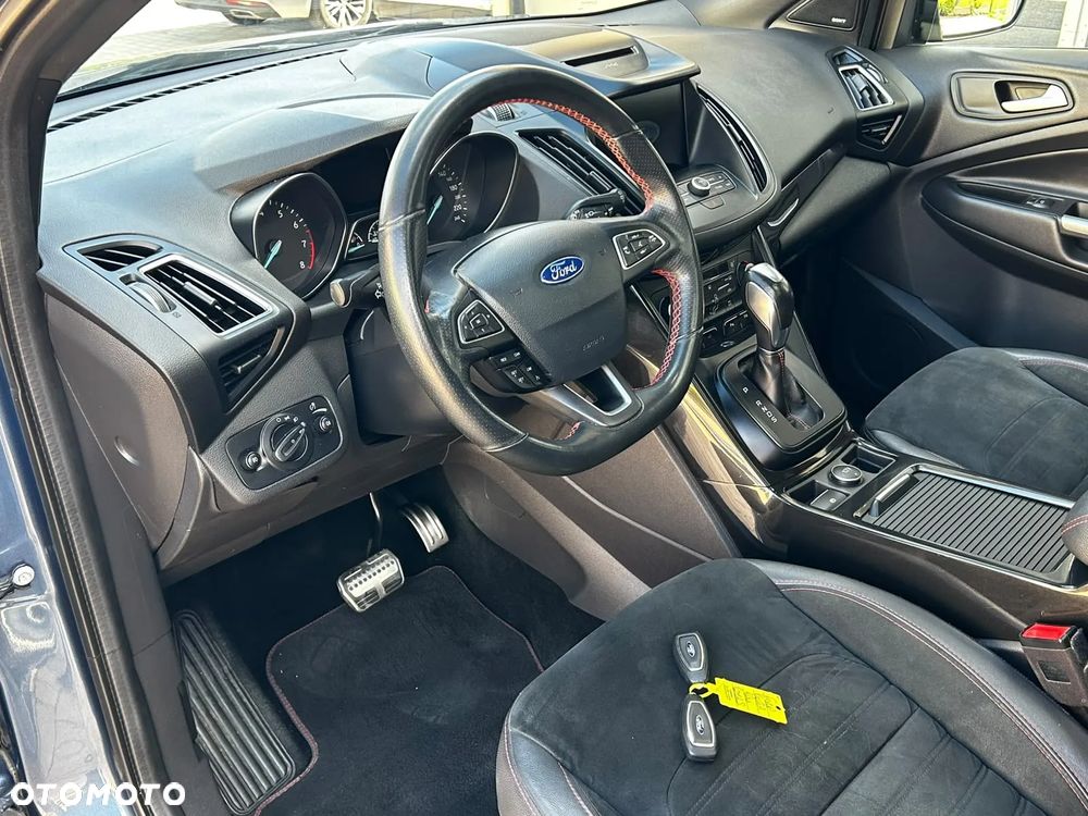 Ford Kuga 1.5 EcoBoost 2x4 ST-Line - 12