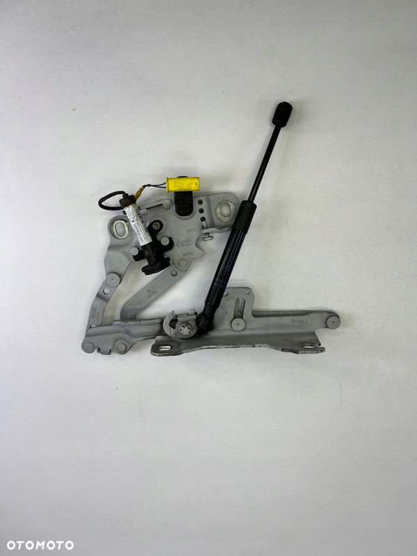 ZAWIAS MASKI NABÓJ PIROTECHNICZNY PRAWY BMW F32 F36 7239416