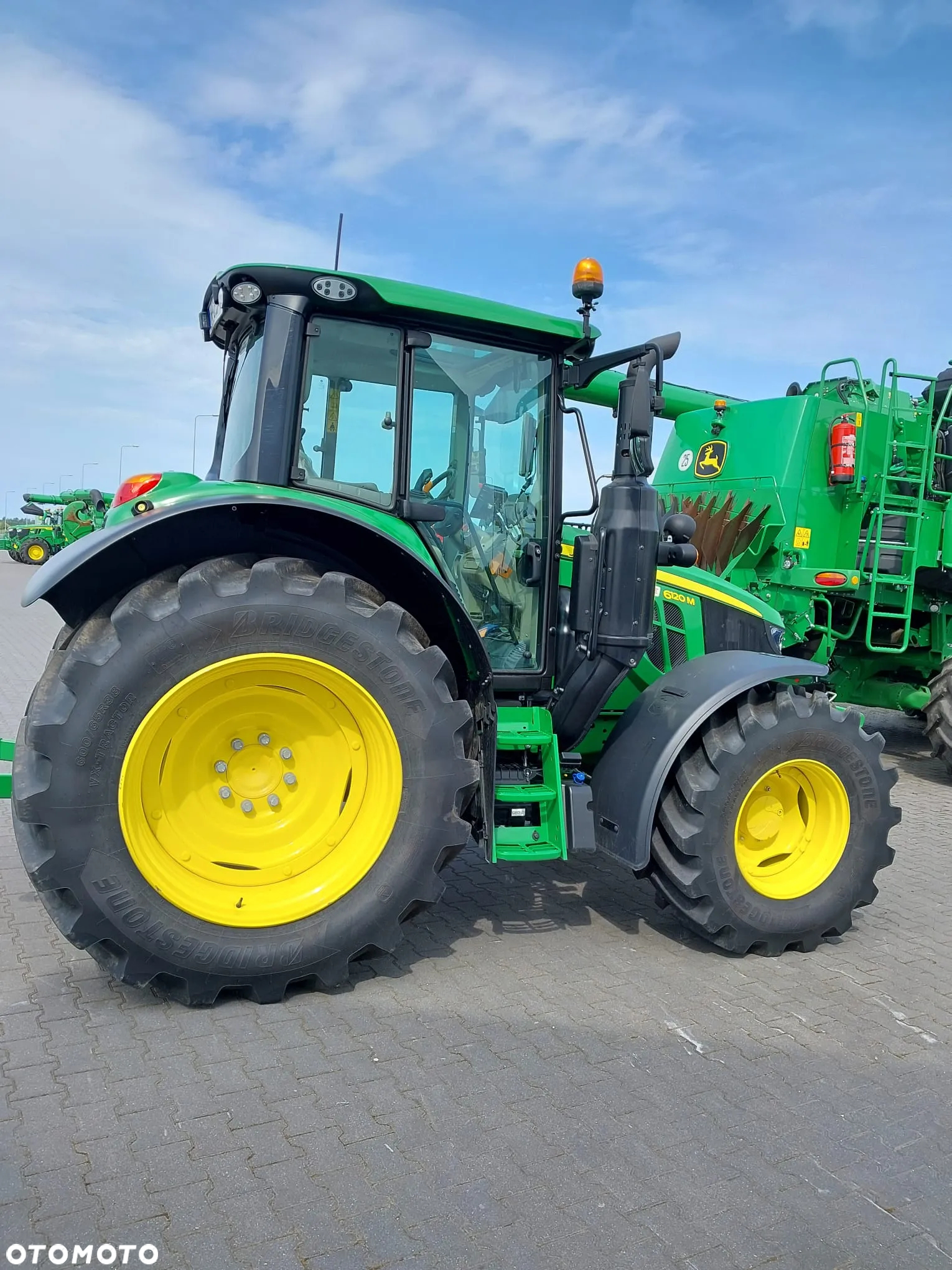 John Deere 6120M - 4