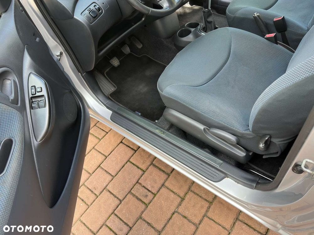 Toyota Yaris - 13
