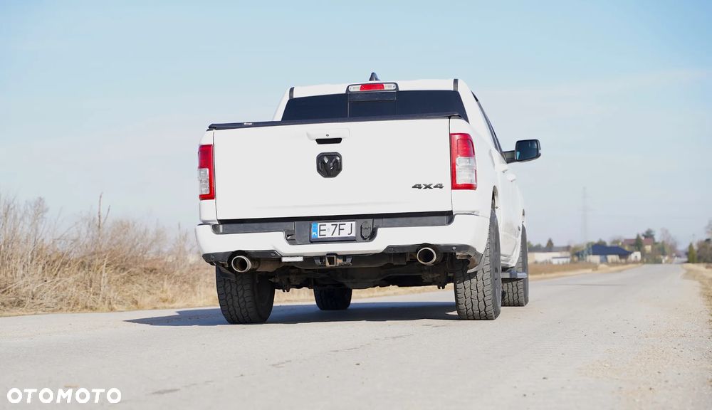 RAM 1500 5.7 Crew Cab Bighorn - 4