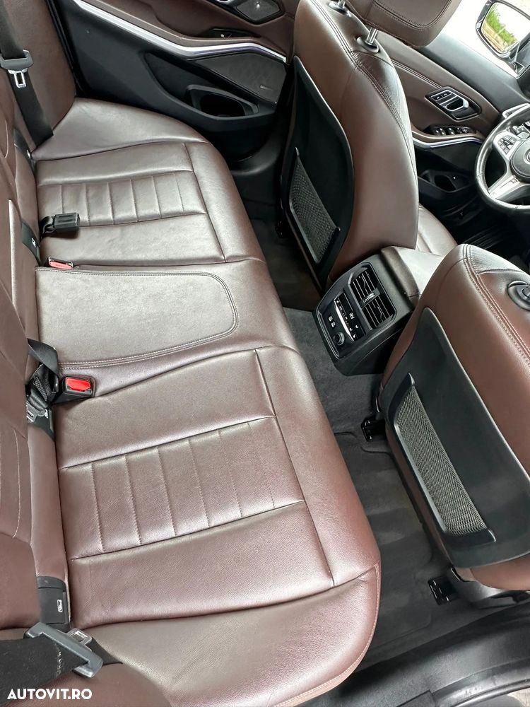 BMW Seria 3 330e Aut. Luxury Line - 16