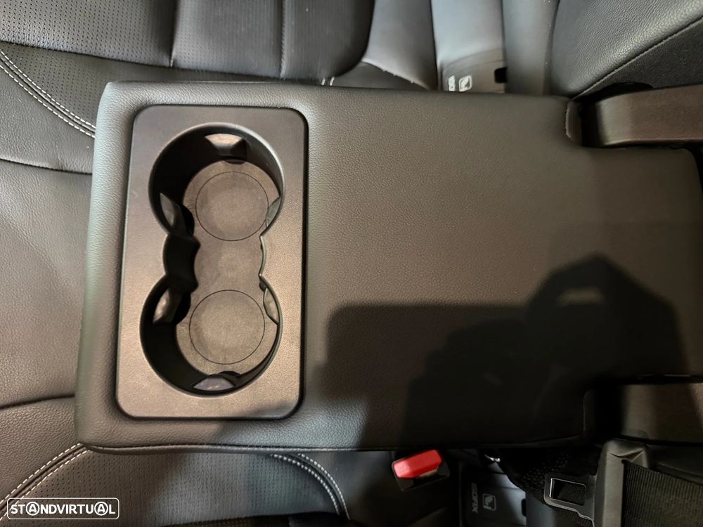 Jaguar XF 2.0 D200 R-Dynamic S AWD Aut. — fotografia 36