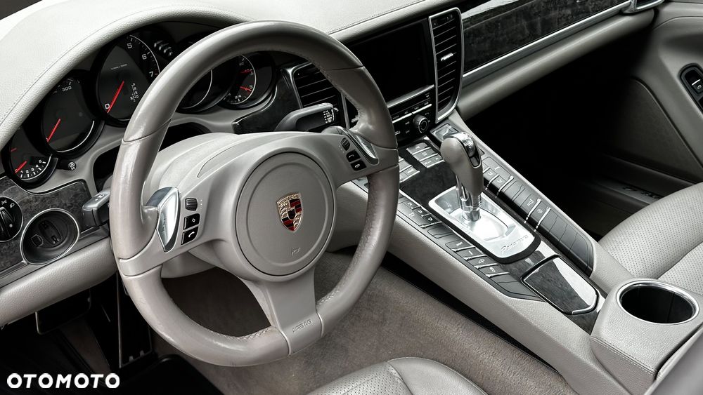 Porsche Panamera 4 - 17