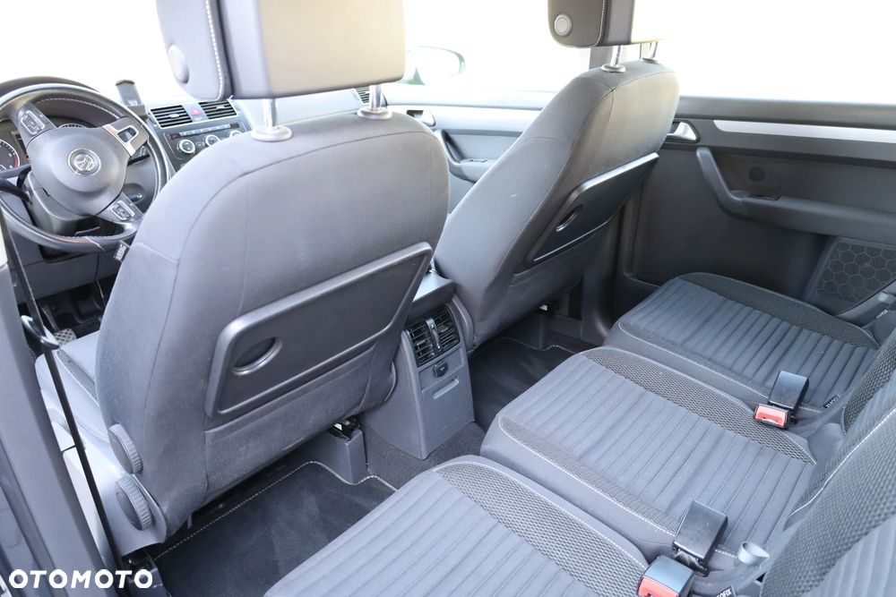 Volkswagen Touran - 18